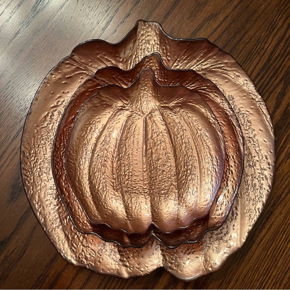 Pumpkin Shaped Plates